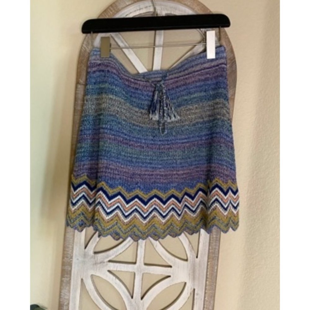 Ecote	skirt		short skirt	like new	blue, yellow mul